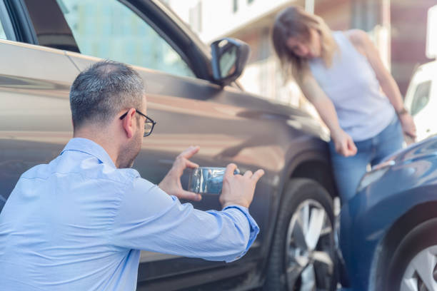 Professional Auto Insurance technician working in Cortland, OH